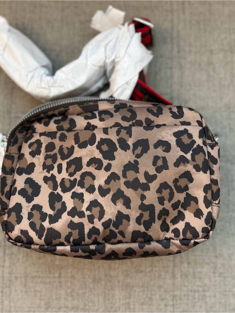 NWT lululemon athletica Leopard Print Crossbody Everywhere Bag - Picture 5 of 10